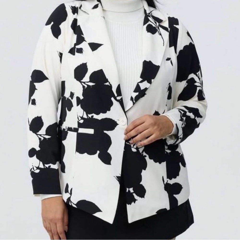 Elegant Black and White Floral Blazer